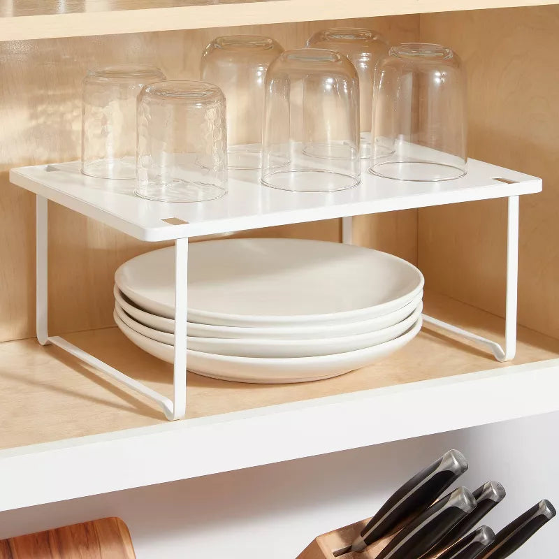 Estantería metálica para armario de color blanco - Brightroom™: organizador de cocina, estante elevador, hierro, 15" x 10" x 6"